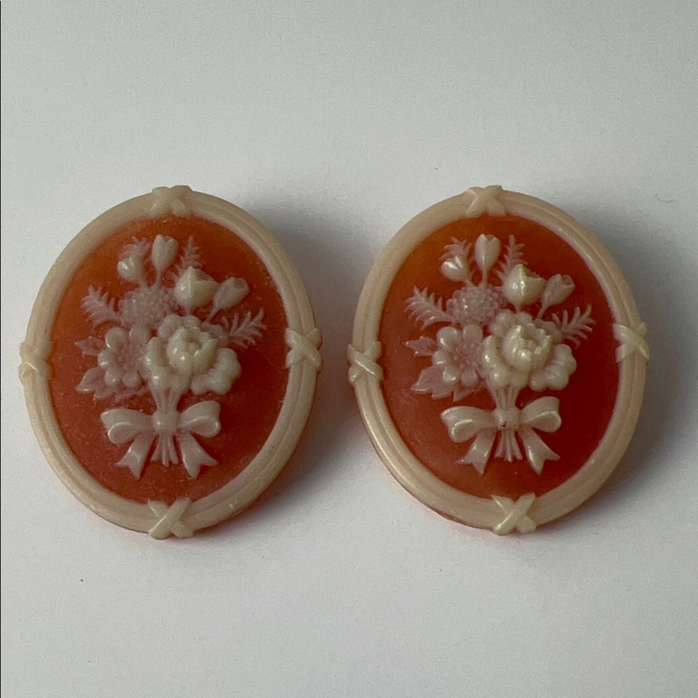 Two Stunning Vintage AVON Resin Floral Cameo Brooches/Pins
